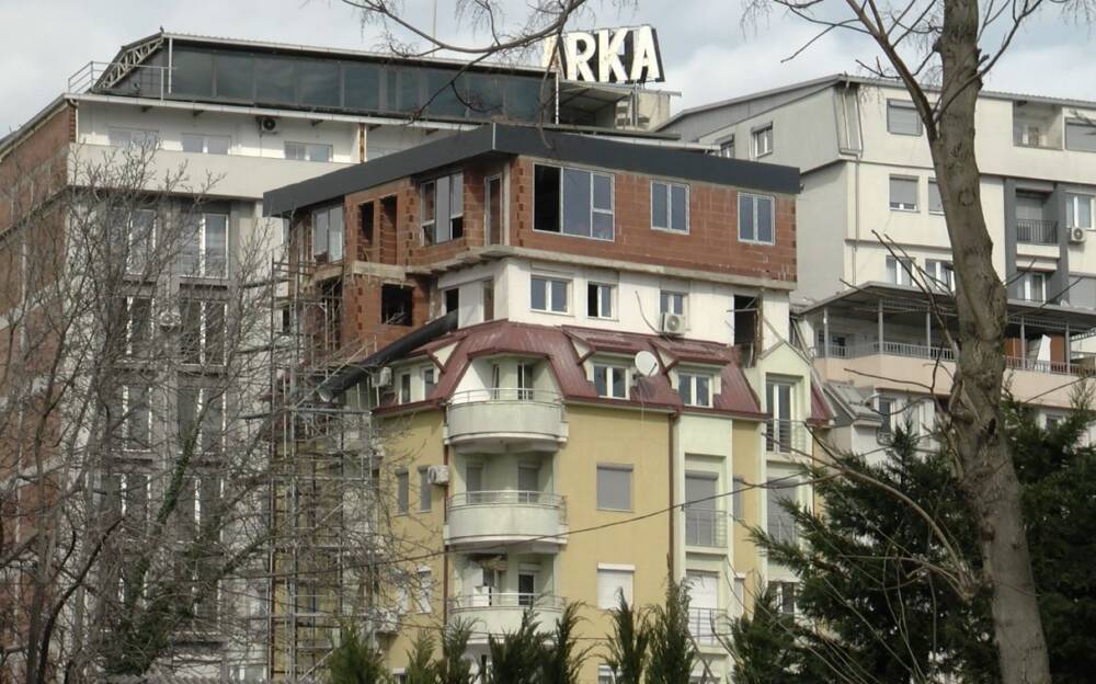 Dogradba vrz zgrada na Bitpazar, divogradba